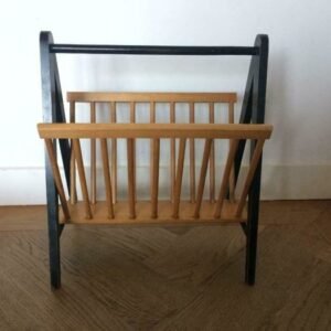 Magazine stand